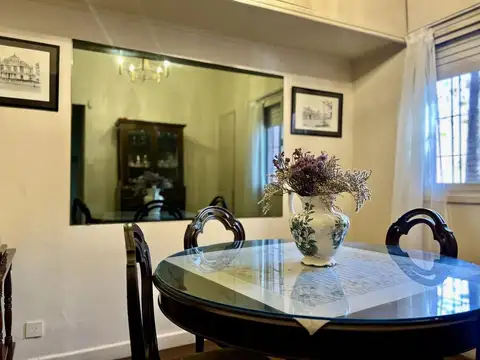 CASA EN VENTA 5 AMBIENTES VICENTE LÓPEZ  PERMUTA