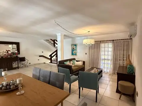 Casa en Venta en Posadas, USD 470.000