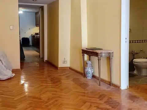 Av Callao 700, Piso 5