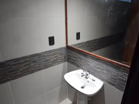 Departamento 15 ambientes con 8 baños