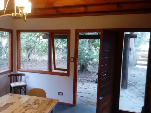 Complejo de cabañas en venta - 5 Dormitorios 4 Baños - 610Mts2 - Villa La Angostura