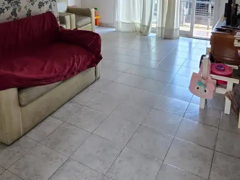 Depto Tipo Casa en Venta de 3 ambientes