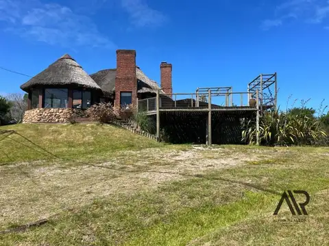 Casa en venta de 4 dormitorios en Balneario Buenos Aires