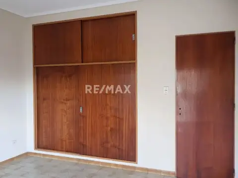 ALQUILER PH 3 AMB C/QUINCHO USO COMERCIAL SOBRE AV