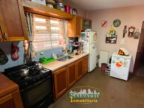 Casa 3 ambientes con 1 baño