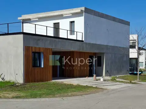 Casa Chalet  en Venta en Vila Marina I, Villanueva, Tigre