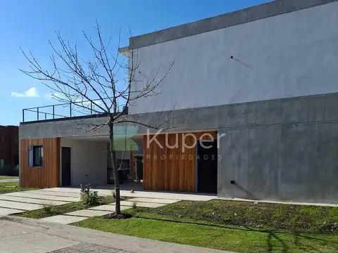 Casa en Venta en Vila Marina, USD 290.000