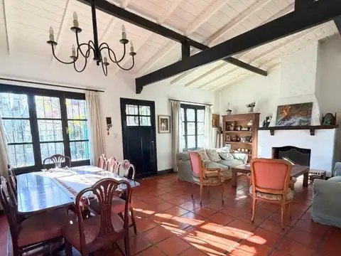 Casa en Venta con 1 cochera