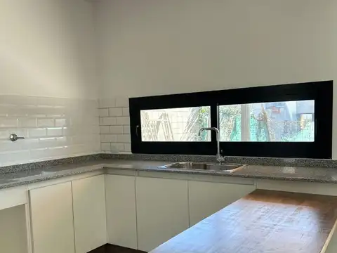 Casa 3 ambientes con 2 baños