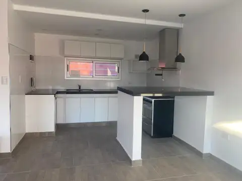 Casa en Alquiler en City Bell, $ 1.800.000
