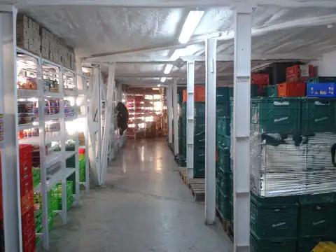 Excelente Galpón 2500 mtrs , sobre Av. Camino Gral. Belgrano 6003