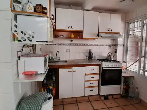 Almirante Betbeder 2400