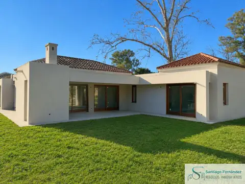 Casa en venta c/ cochera en Barrio Santa Clara Manzanares