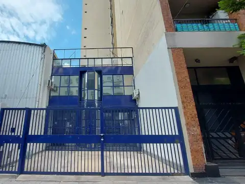 Deposito con local en alquiler - 400 m2 - proximo a Av 9 de julio.