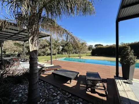 Casa 4 ambientes con 3 baños