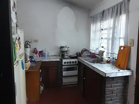 Casa 4 ambientes con 1 baño