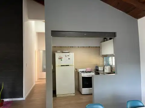 Casa 4 ambientes con 1 baño