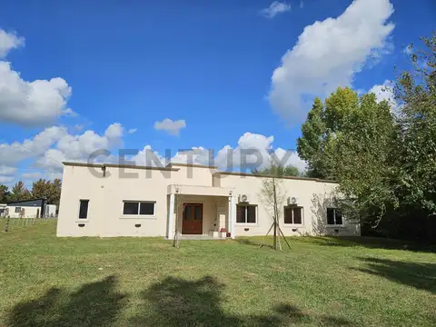 Venta de casa con alquiler - Brandsen