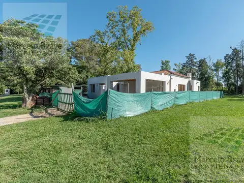Venta Casa 5 ambientes en lote de 640m2, Rio hondo al 200, Manzanares, Santa Clara.