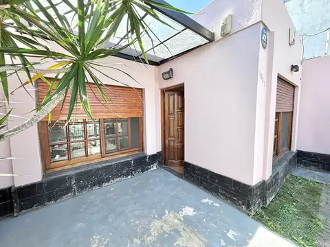 Casa PH en Venta de 3 Ambientes en Bernal Oeste