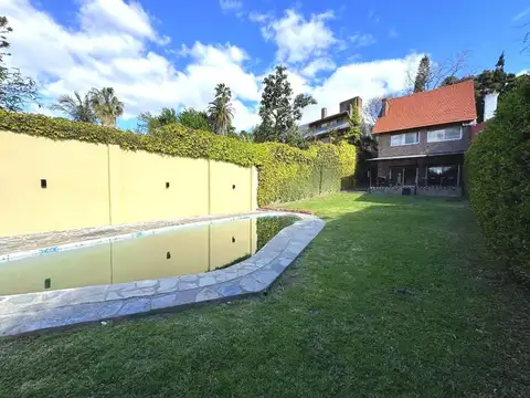 Casa en venta en Punta Chica lote de 10 x 63