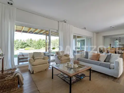 Casa en Venta en Albanueva, USD 1.220.000