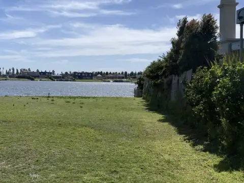 Venta de Lote a la laguna 1133m2 en barrio San Gabriel, Villa Nueva, Tigre