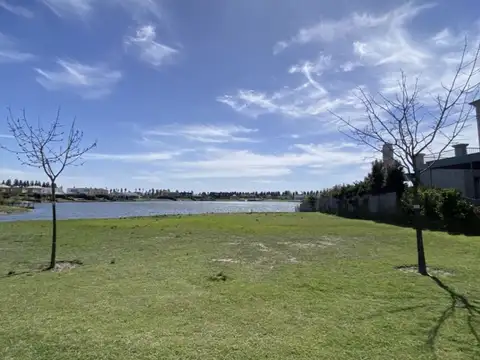 Venta de Lote a la laguna 1133m2 en barrio San Gabriel, Villa Nueva, Tigre