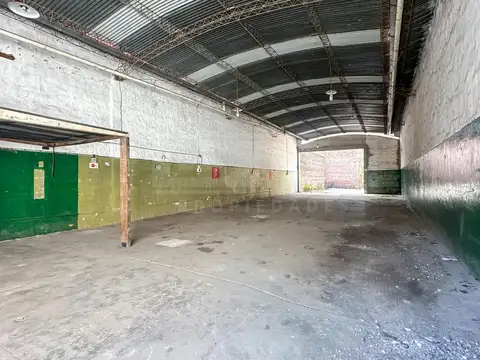 Depósito en Olivos-Maipu/Uzal
