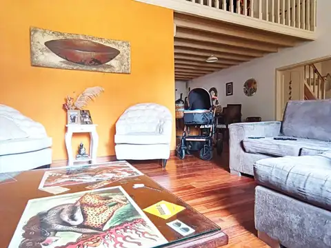 VENTA CASA 5 AMBIENTES - HAB EN SUITE - PLAYROOM - QUINCHO - PARRILLA - PILETA -