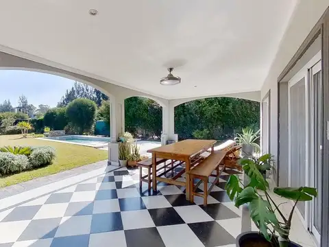 VENTA CASA 3 AMBIENTES EN BARRIO SANTO DOMINGO