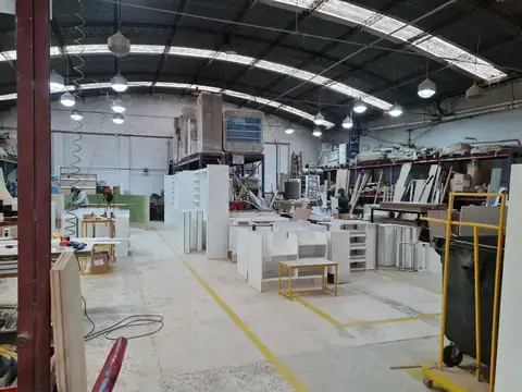 SE VENDE DEPOSITO MUY BUENO 1300 m2