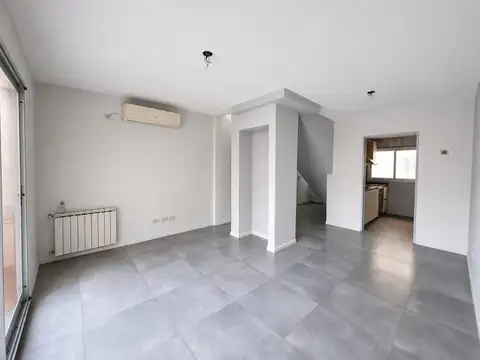 YRIGOYEN 100, Piso 1