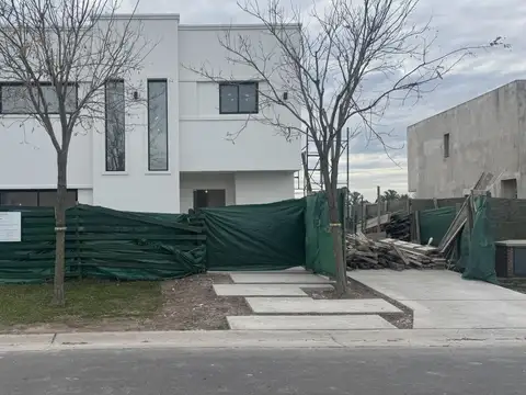 Casa en Venta al Oeste