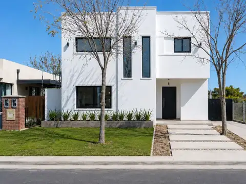 Casa en Venta en Pilar, USD 245.000