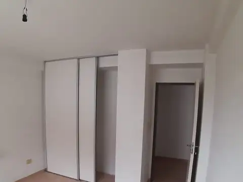 Convención 900, Piso 2