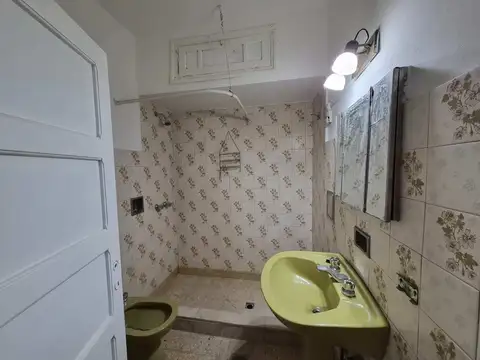 Casa en Alquiler con 1 cochera