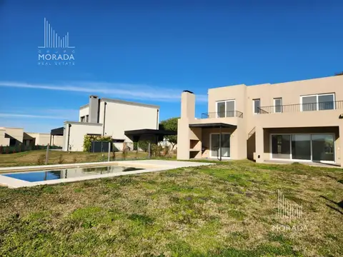 VENTA  CASA PILAR
