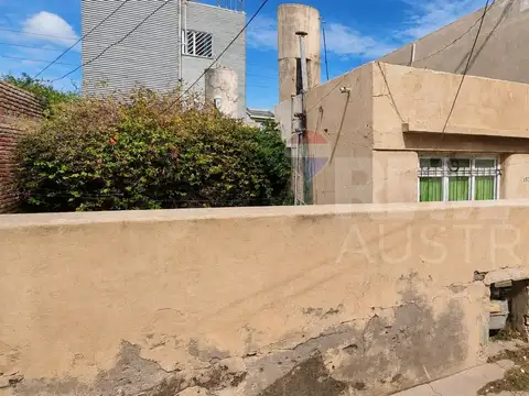 OPORTUNIDAD a refaccionar o demoler USD 23.000