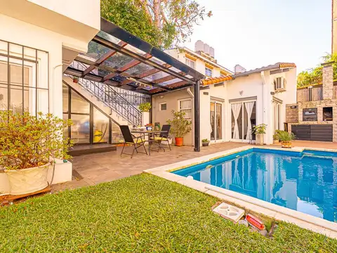 VENTA CASA EN OLIVOS CON PARQUE, PILETA Y PARRILLA