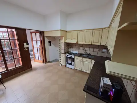 Depto Tipo Casa en Alquiler de 4 ambientes