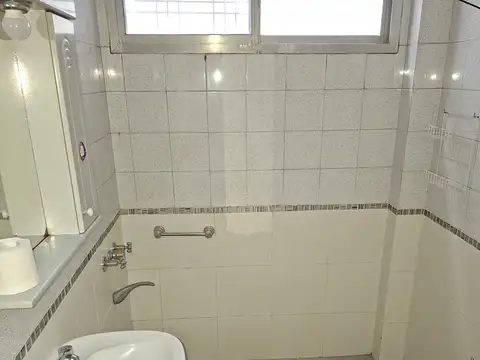 Depto Tipo Casa 4 ambientes con 2 baños