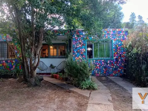 Casa en venta - 3 Dormitorios 3 Baños - Cochera - 346Mts2 - Trapiche
