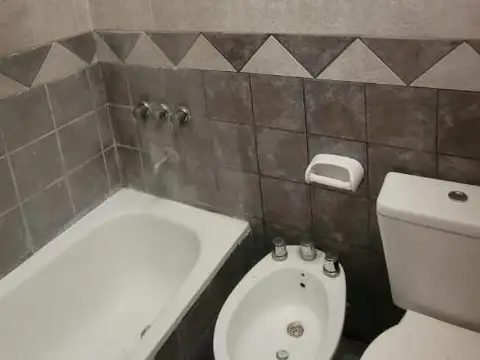 Depto Tipo Casa en Venta con 1 cocheras