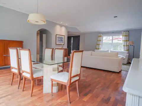 Casa 6 ambientes con 3 baños