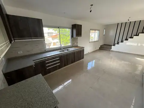 DUPLEX A ESTRENAR EN CARAPACHAY.