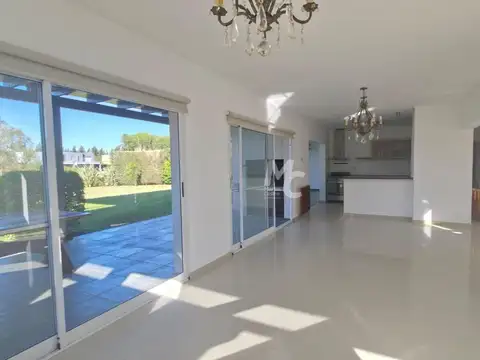 Casa en Venta en Villanueva, USD 449.000