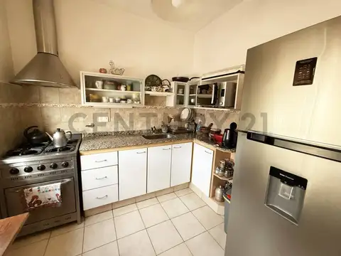Departamento 6 ambientes con 2 baños