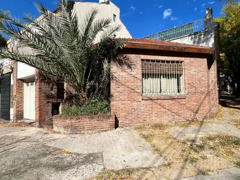 VENTA CASA LOTE PROPIO A REFACCIONAR VILLA URQUIZA