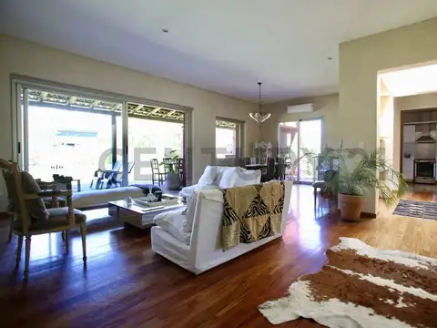 158 Y 138 100, Piso 0